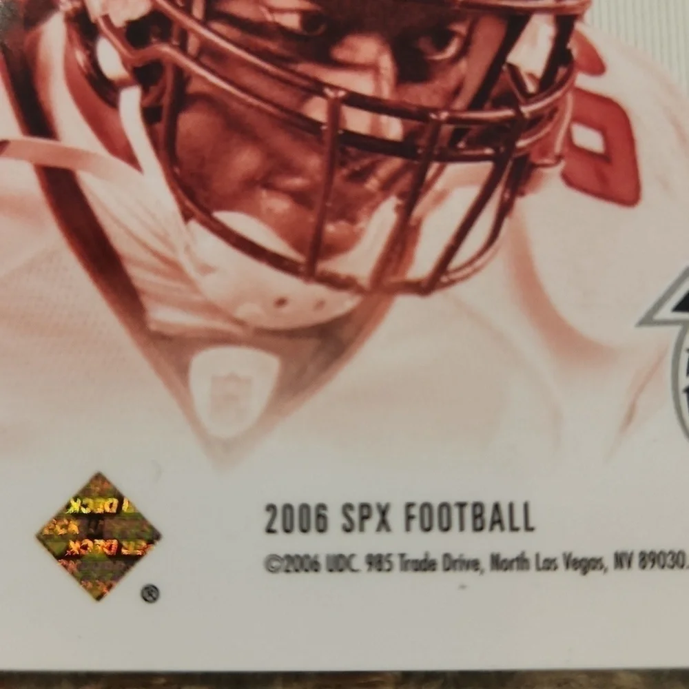 UPPER Deck SPX ATL Falcons Alge Crumpler Game Worn Jersey Card